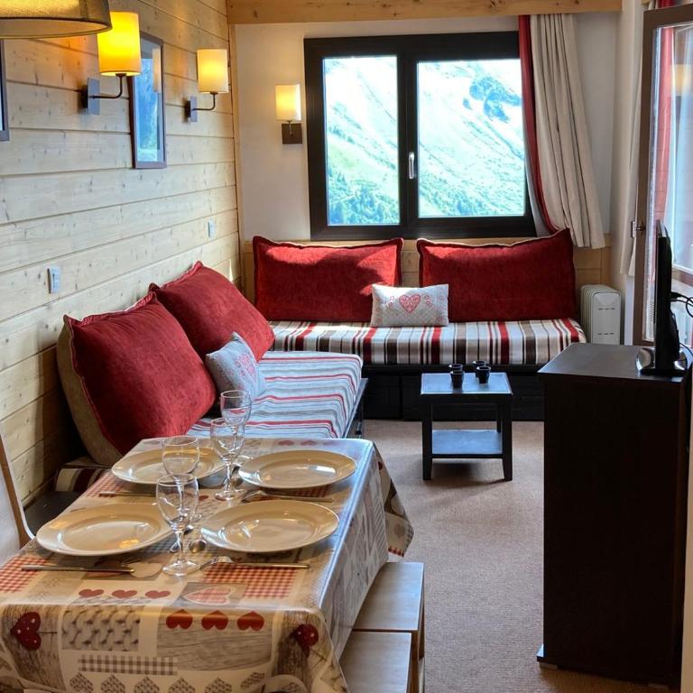 2 pièces avec vue sur vallée, balcon sud-ouest, proche commodités - FR-1-634-79 - Appartement - 7