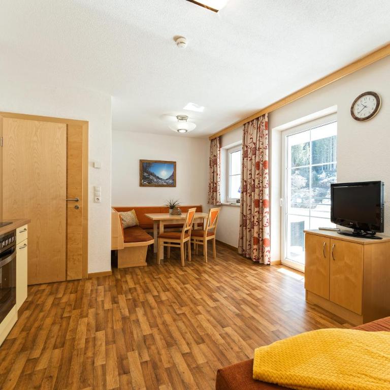Apart Garni Astrada - Apartment mit 1 Schlafzimmer und Balkon - 15
