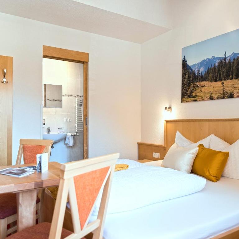 Apart Garni Astrada - Doppelzimmer mit Balkon - 2