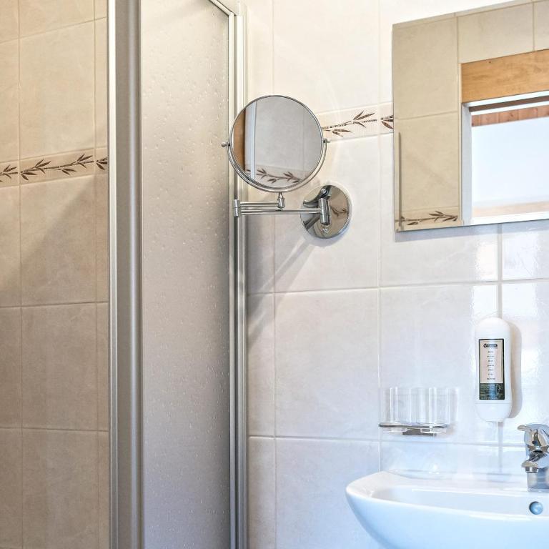 Apart Garni Astrada - Doppelzimmer mit Balkon - 7