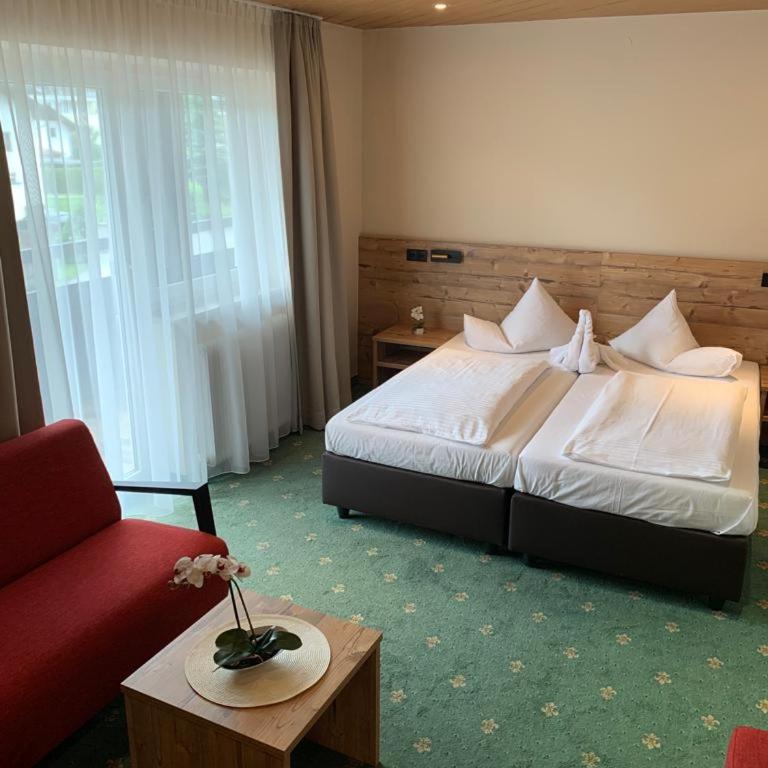 Clubhotel Götzens - Doppel-/Zweibettzimmer mit Balkon - 11