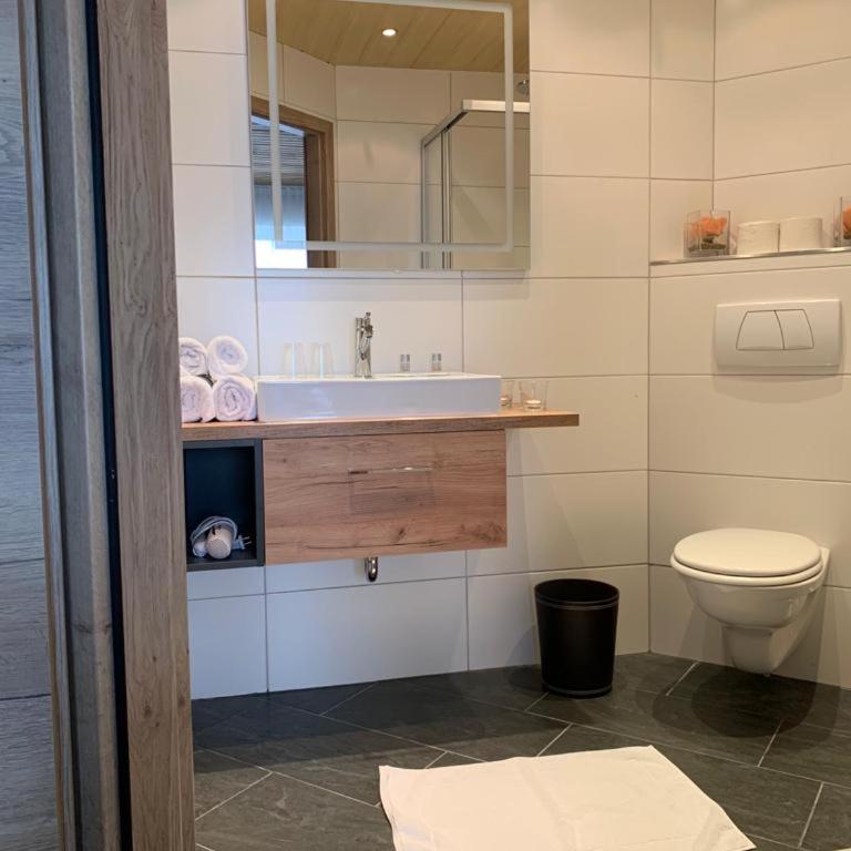 Clubhotel Götzens - Doppel-/Zweibettzimmer mit Balkon - 8