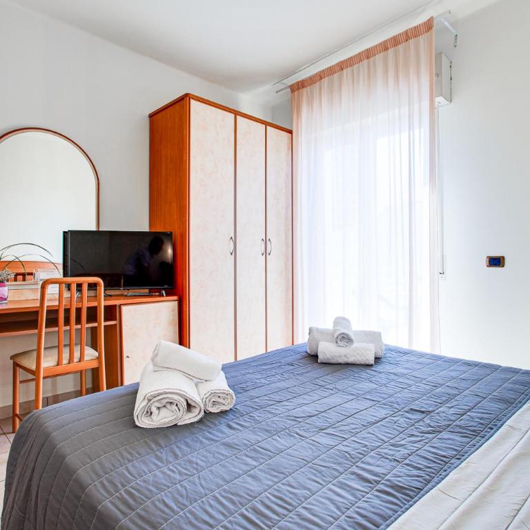 HOTEL VILLA MARIA - Camera Matrimoniale/Doppia con Letti Singoli con Vista Città - 8
