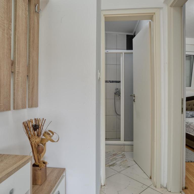 Apartmani Čukić Rafailovići - Apartman sa 1 Spavaćom Sobom - 2