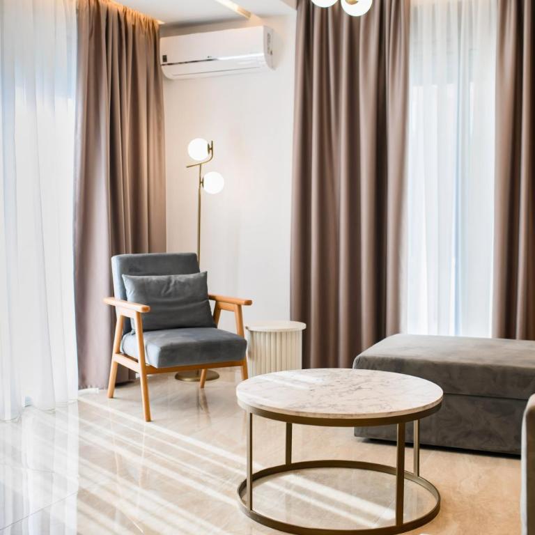 G Star Hotel - Penthaus Apartman - 2