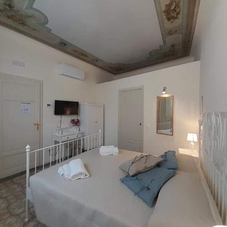 B&B Villino Luschi Pisa Centro - Camera Matrimoniale con Bagno Privato - 6