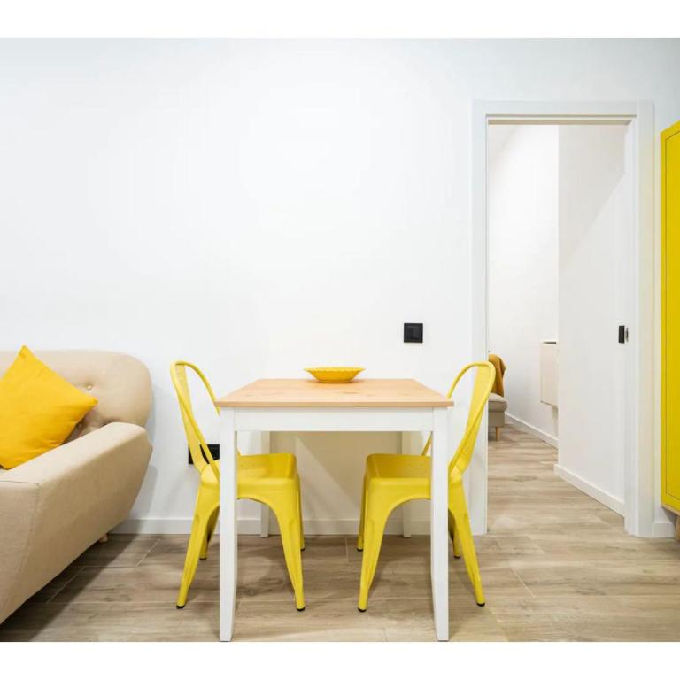 Apartamento amarillo en Atocha - One-Bedroom Apartment - 4