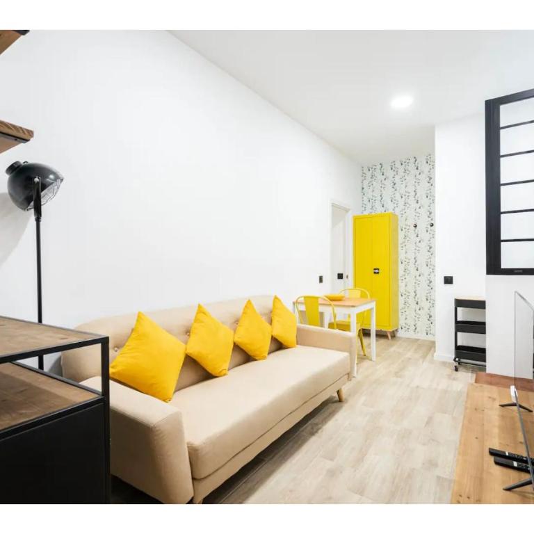 Apartamento amarillo en Atocha - One-Bedroom Apartment - 9