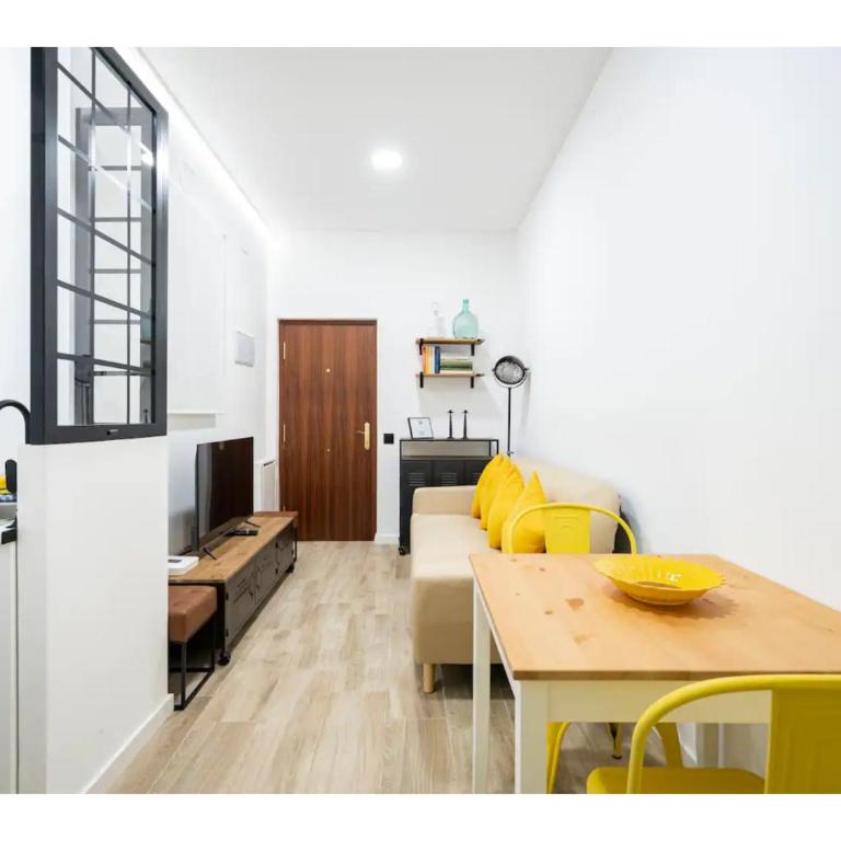 Apartamento amarillo en Atocha - One-Bedroom Apartment - 11