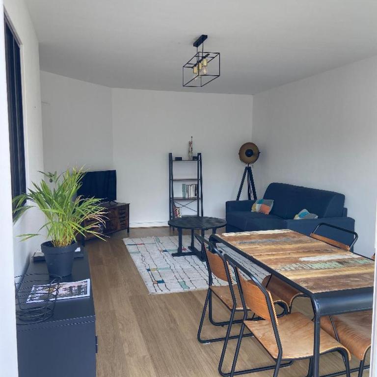 Centre-ville au calme grand T2 avec terrasse - Appartement 1 Chambre - 3