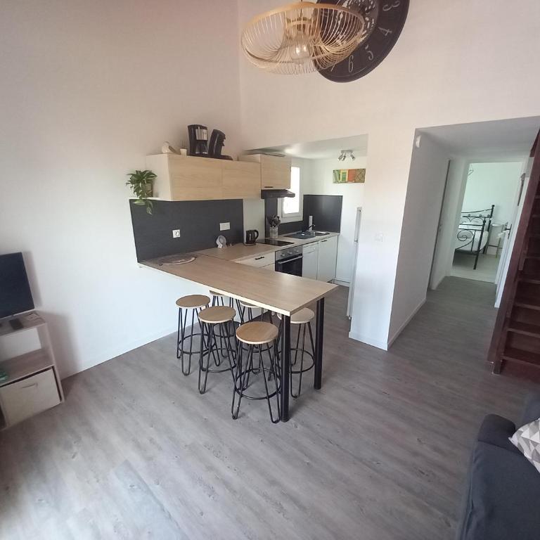 Les Cyclades, T3 climatisé, terrasse, 500m plage - Three-Bedroom Apartment - 4