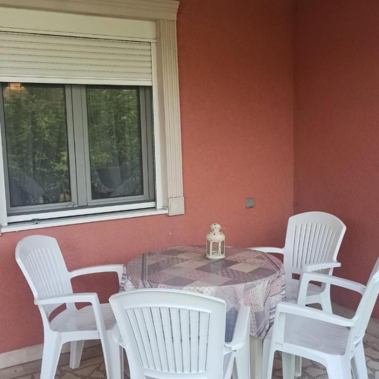 Lemon Tree - Two-Bedroom House - 6