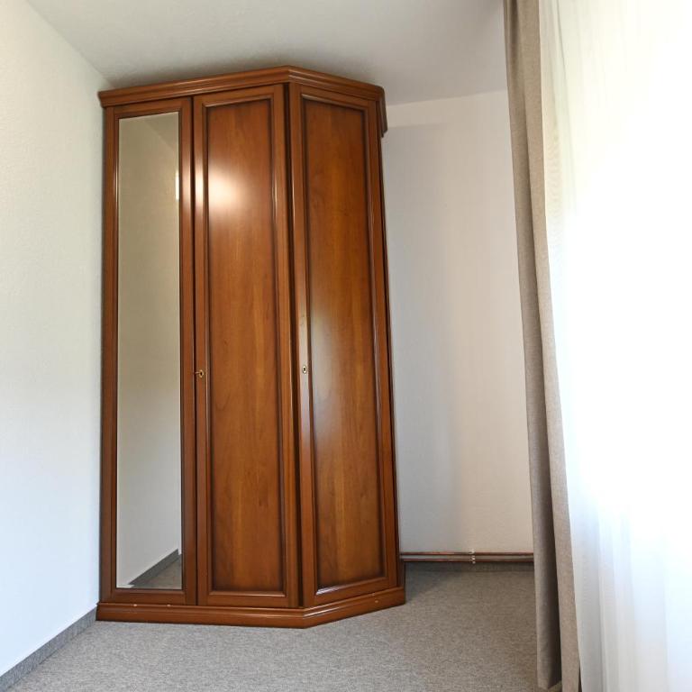 Sobe - Rooms Drvorez - Deluks Dvokrevetna Soba sa Bračnim Krevetom (1 Odrasla Osoba + 1 Dete) - 4