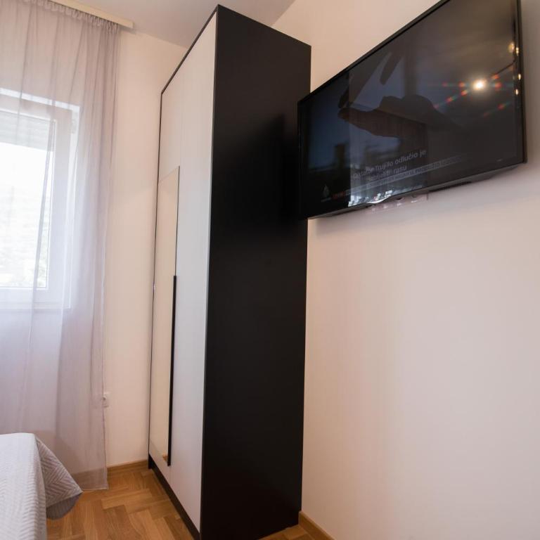 July - Two-Bedroom Apartment - 6