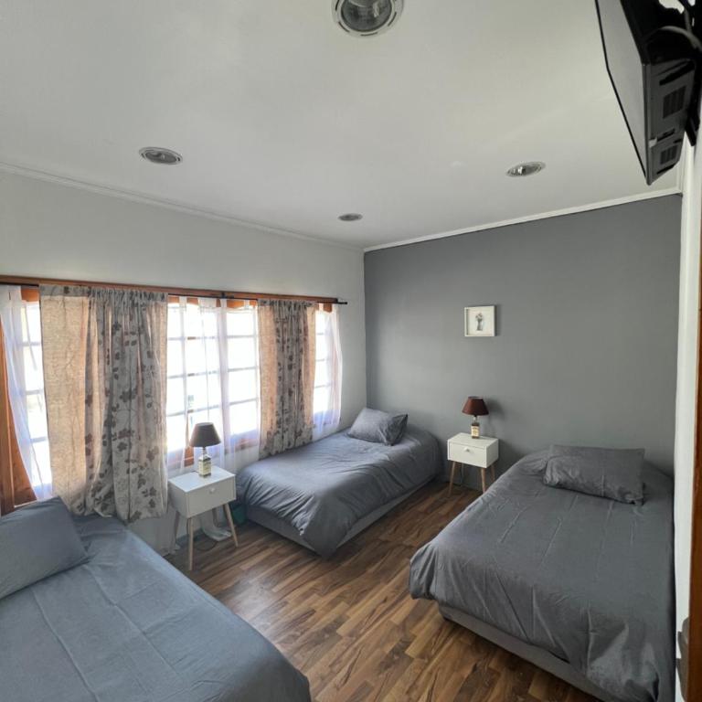 Hostal FloryMar - Triple Room with Shared Bathroom - 2