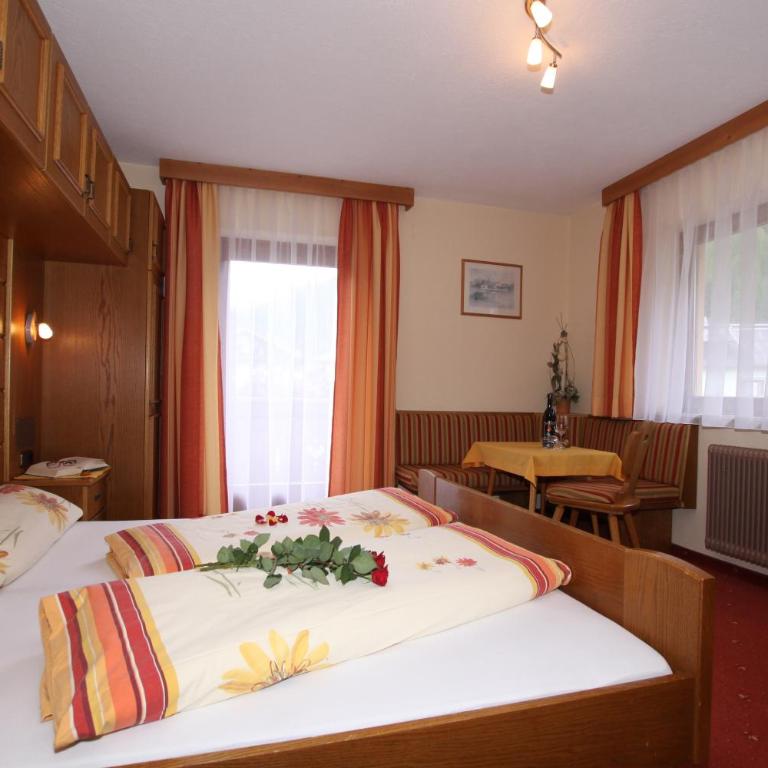 Haus Sonneck - Doppelzimmer mit Balkon - 3