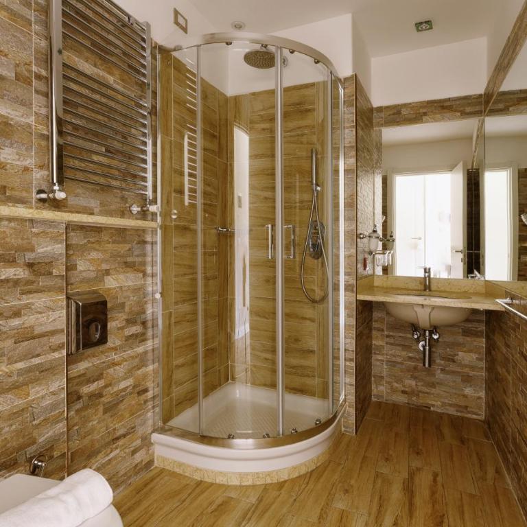 Jade Stays - Triple Room - 3