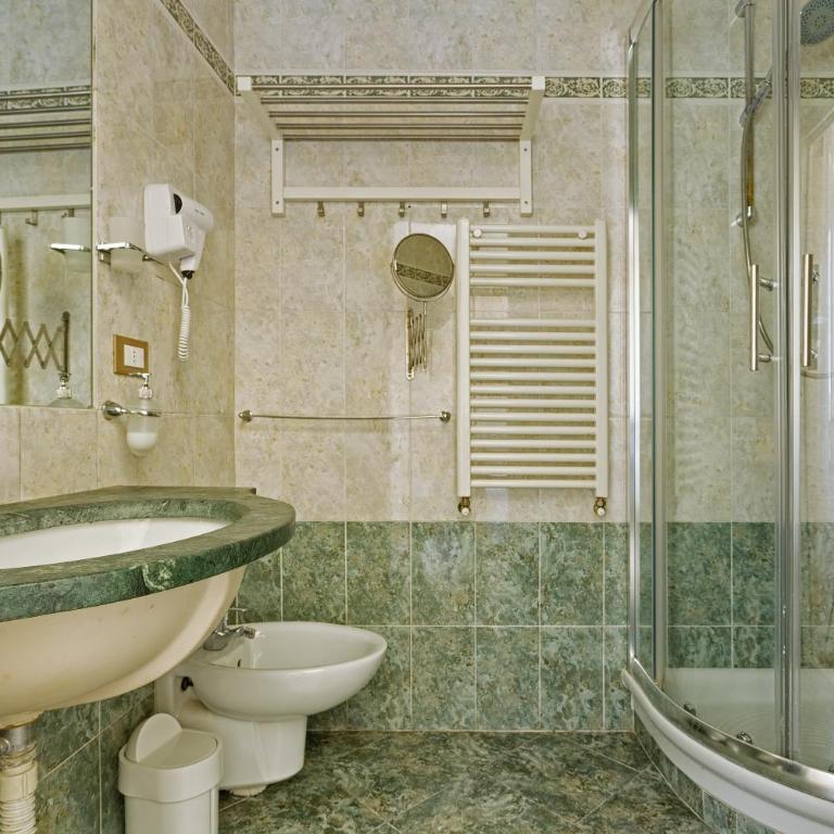 Jade Stays - Standard Double Room - 3