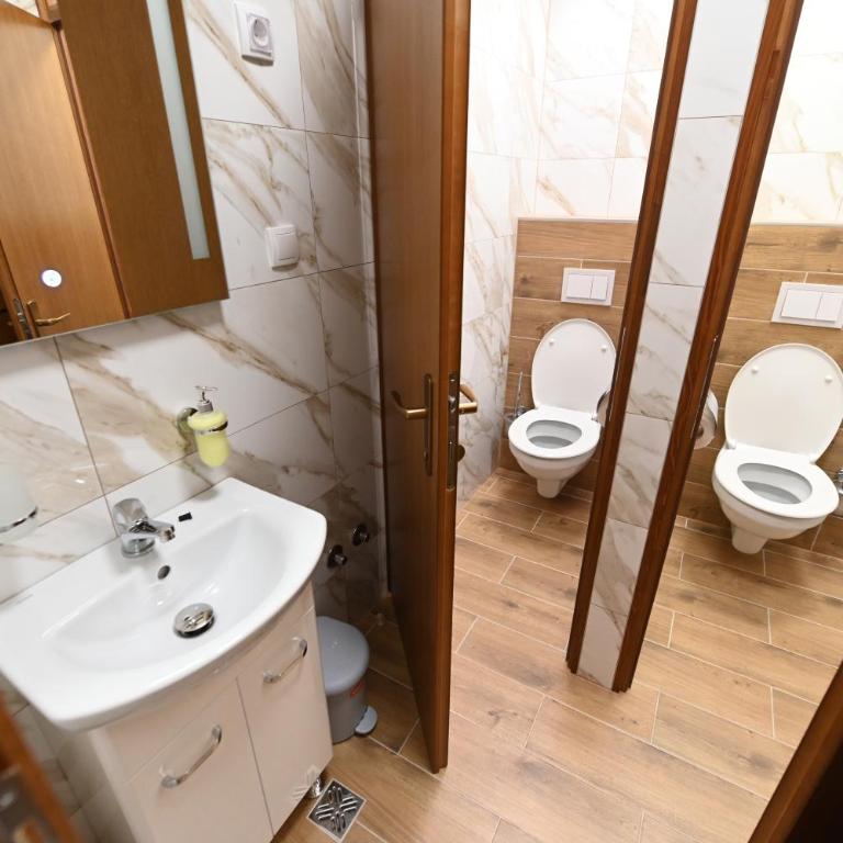 Sobe - Rooms Drvorez - Standardna Četvorokrevetna Soba - 2