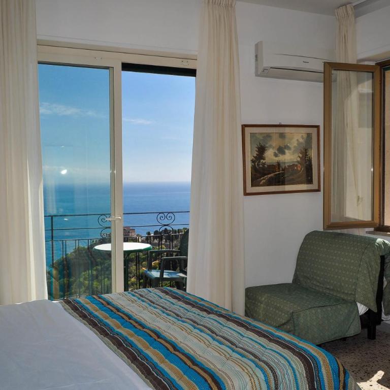 Hotel Condor - Double or Twin Room with Balcony and Sea View - 9