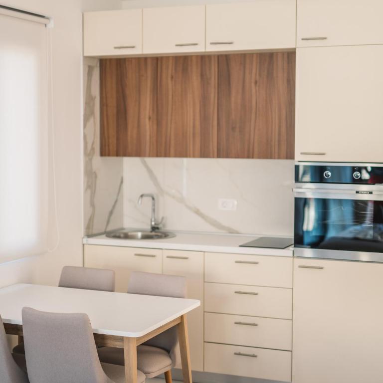 Barba Apartments - Double Room with Balcony and Sea View - 5