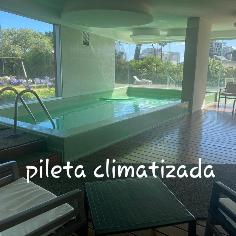 Hermoso Apartamento en Punta del Este, piso alto. - Apartamento de 1 dormitorio - 2