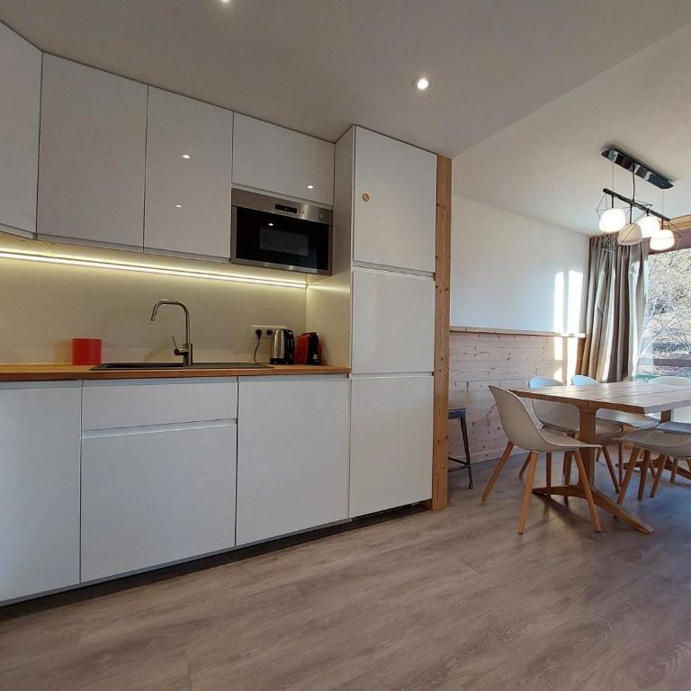 Appartement rénové, ski aux pieds, balcon, 7 personnes, WIFI - FR-1-346-313 - Appartement - 1