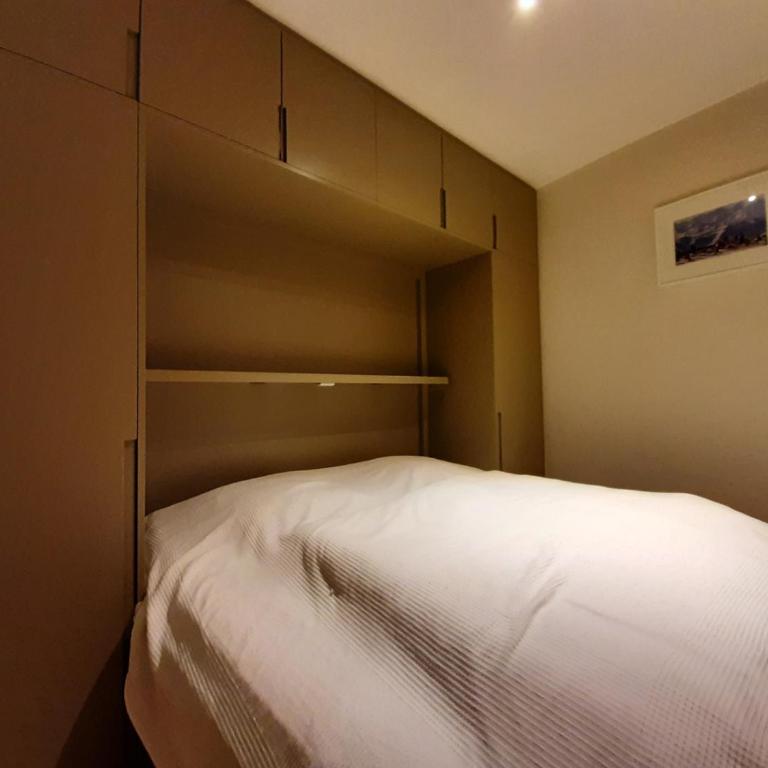 Appartement 3 pièces calme avec balcon, accès piscine inclus, parking, non fumeur - Apartment mit 2 Schlafzimmern - 8