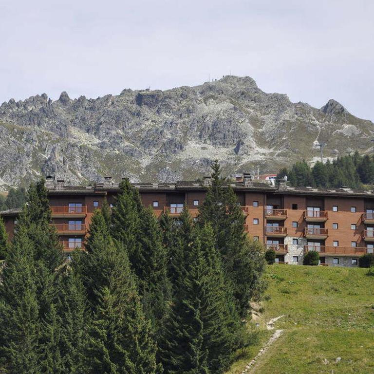 Appartement lumineux au calme avec balcon et accès skis aux pieds - FR-1-346-397 - Appartement - 4