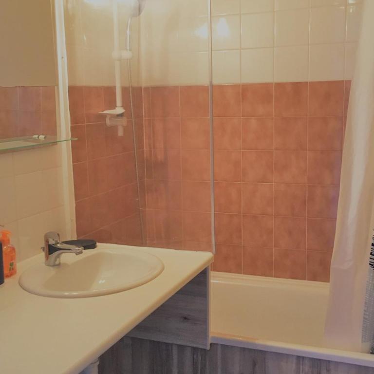 Appartement 4 pers. Avec balcon au calme - Studio - 2