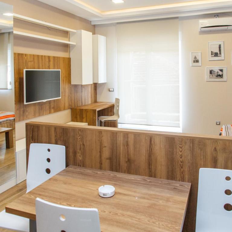 Apartment Barcelona - Suite with Balcony - 10