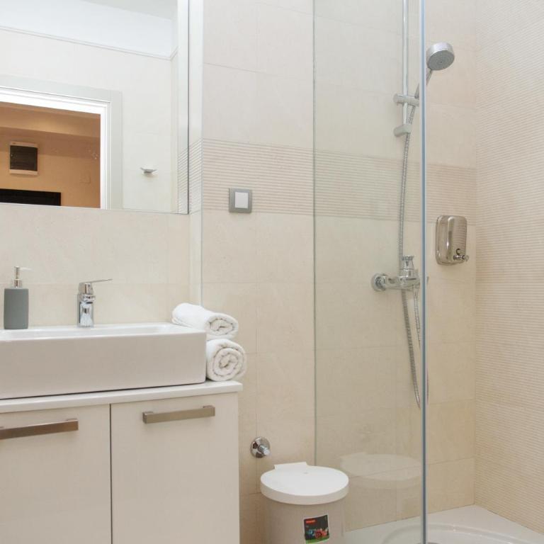 Apartment Barcelona - Suite with Balcony - 11