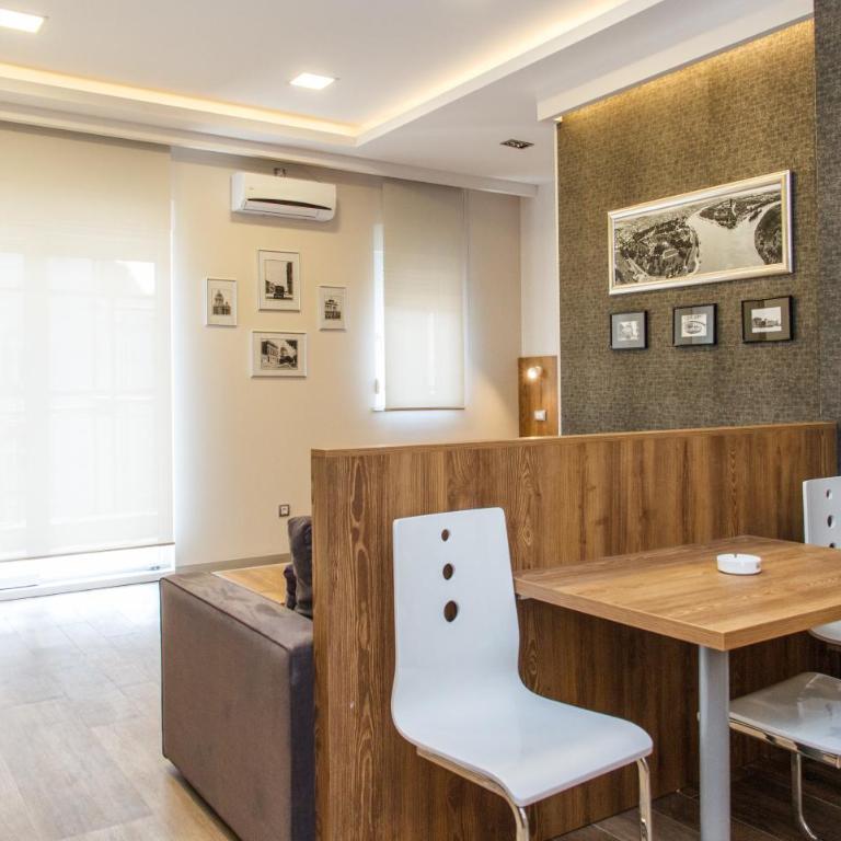 Apartment Barcelona - Suite with Balcony - 17