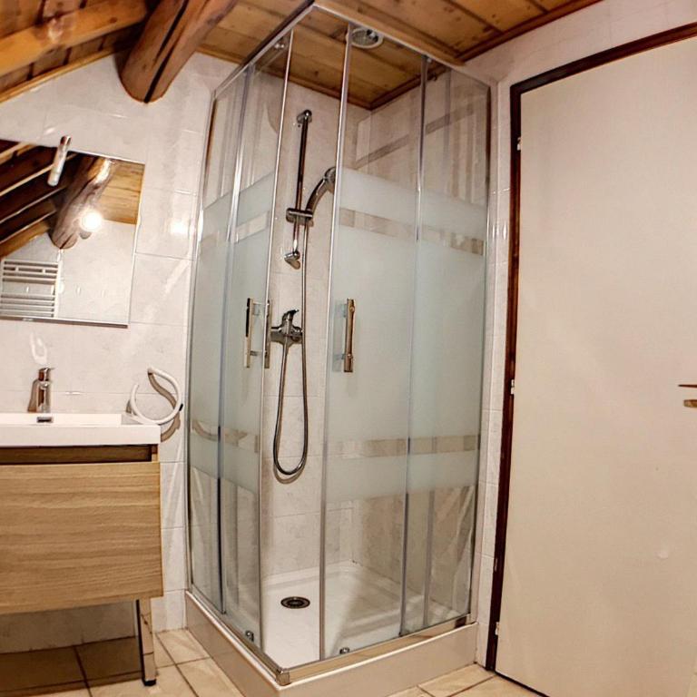 Chalet spacieux tout confort avec billard, proche remontées - Chalet 3 Chambres - 11