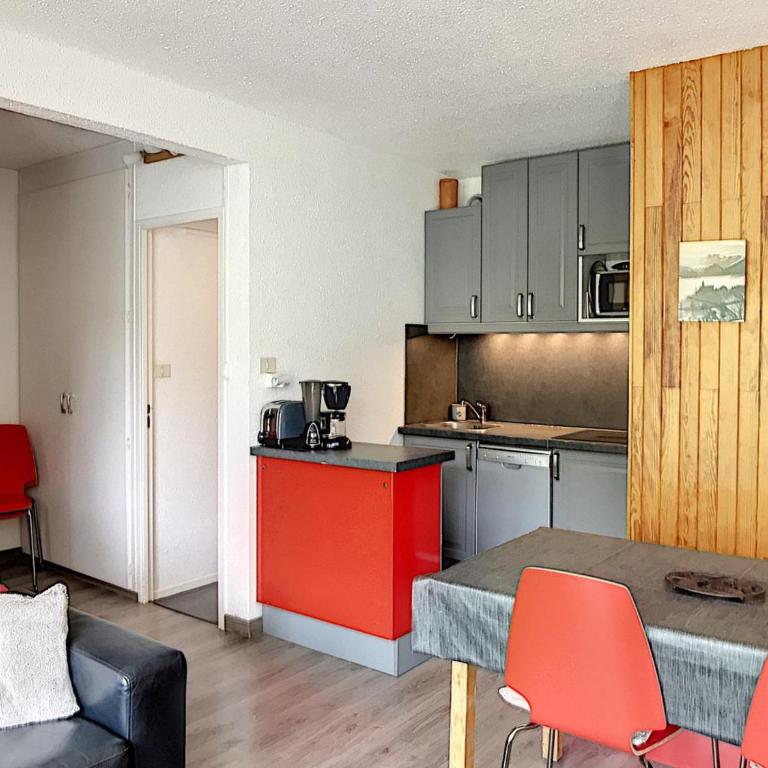 Appartement lumineux au centre avec balcon - Apartment mit 2 Schlafzimmern - 5