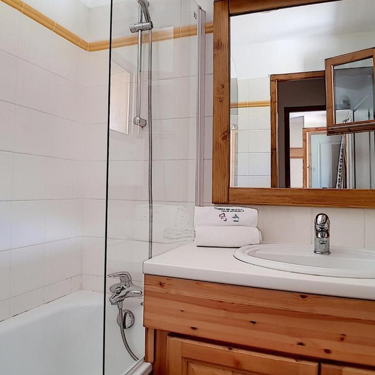 Appartement spacieux 3 pièces, proche pistes, balcon, sauna, hammam, WIFI - FR-1-344-758 - Appartement - 11