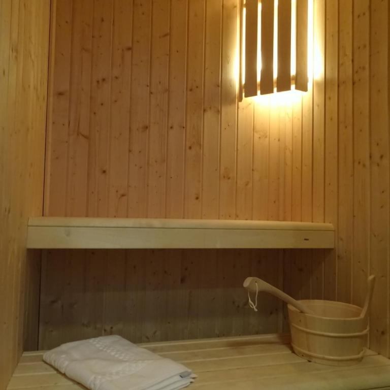Chalet montagnard avec sauna et Wifi - Accès direct aux pistes - FR-1-344-759 - Chalet - 11