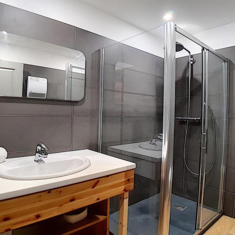 Appartement rénové 8 pers · Proche pistes · Balcon · Sauna - FR-1-344-752 - Appartement - 8