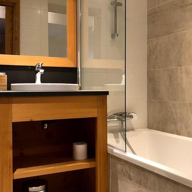 Chalet à Saint-Martin-de-Belleville : 3 chambres, jacuzzi, sauna, parking, wifi - FR-1-344-803 - Chalet - 8