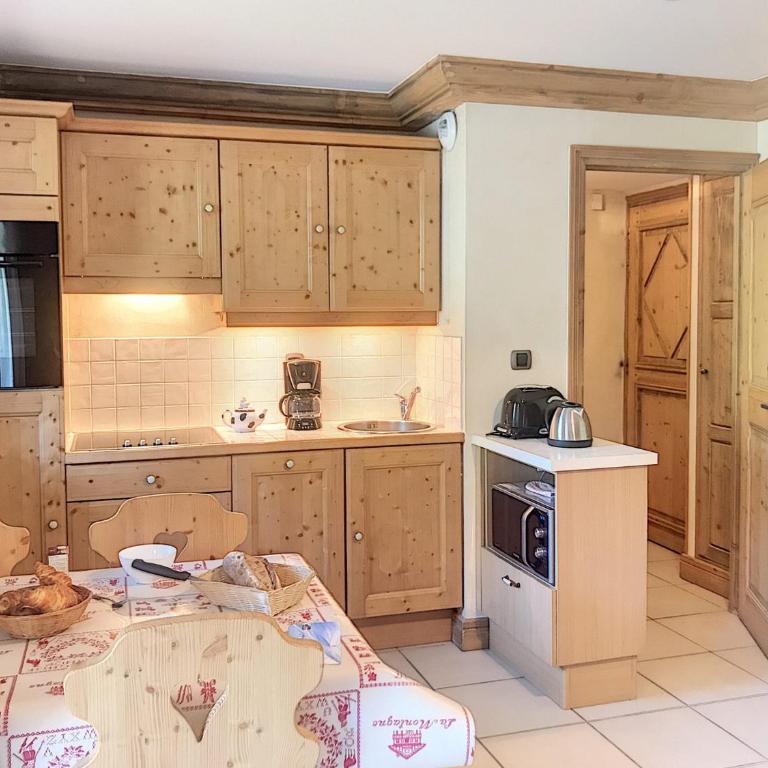 Appartement cosy au pied des pistes avec balcon et parking - FR-1-344-882 - Appartement - 3