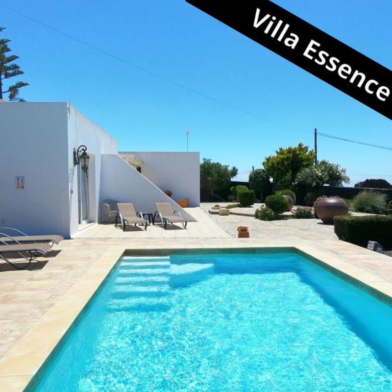 Villa Essence - a unique detached villa with A-C, heated private pool, hottub, gardens, patios and stunning views! - Villa de 3 dormitorios - 1