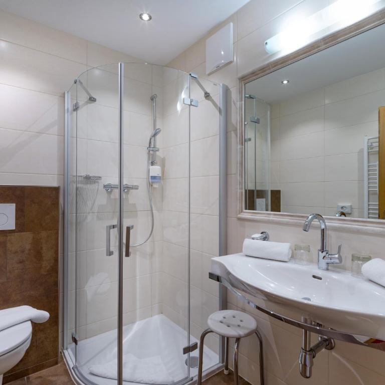 Alpenherz Hotel Garni - Classic Doppelzimmer mit Balkon - 6