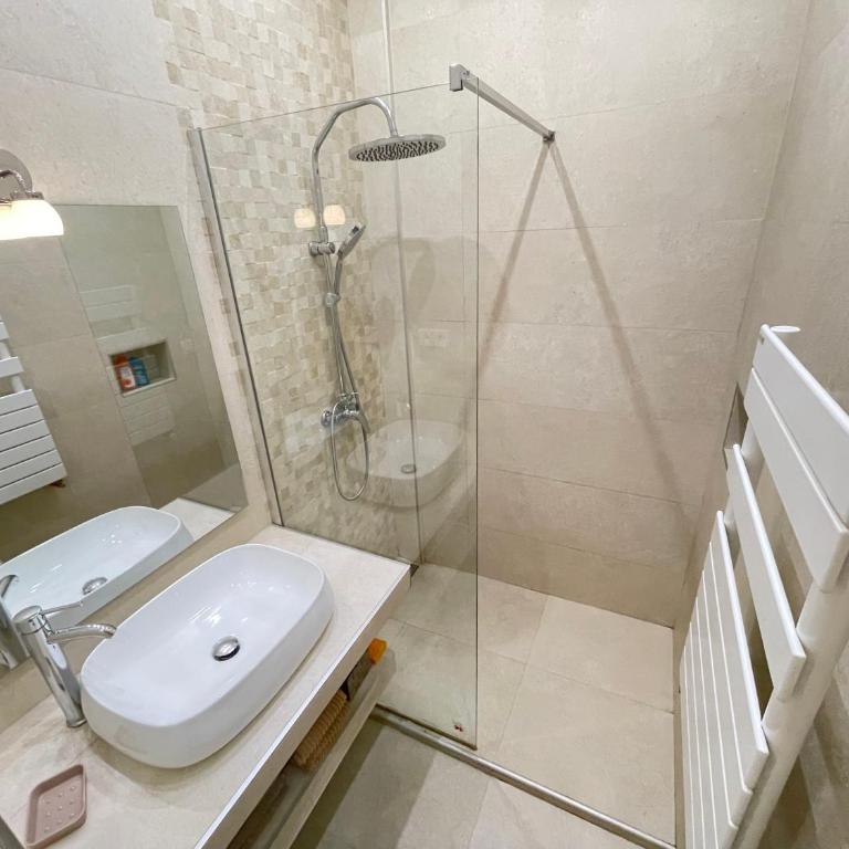 Nice Renting - Penchienatti - Spacious Apartment - 2 BedRooms - King Bed - View Heart of Nice - Appartement 2 Chambres - 12