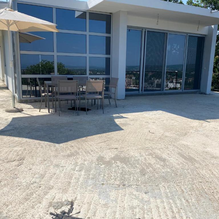 Glass house - Two-Bedroom Villa - 12