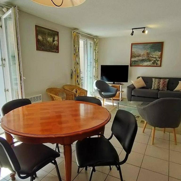 Appartement 6/8 personnes Centre Ville Cauterets - FR-1-234-78 - Appartement (8 Adultes) - 1
