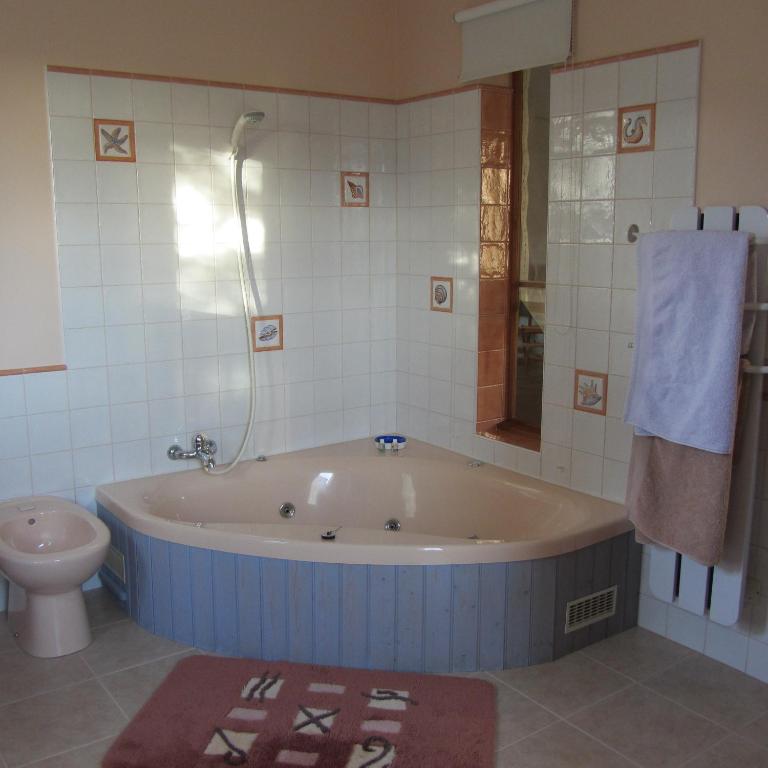 Le Clos de Lumière - Suite avec Baignoire Spa - 8