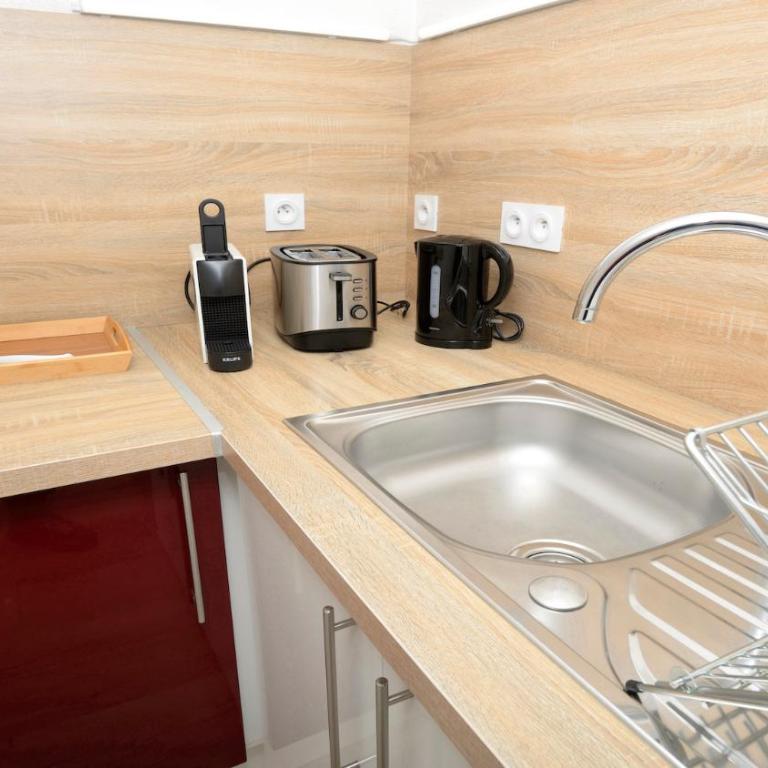 Dominici 2- CahorsCityStay- Parking Wifi Netflix - Appartement - 9