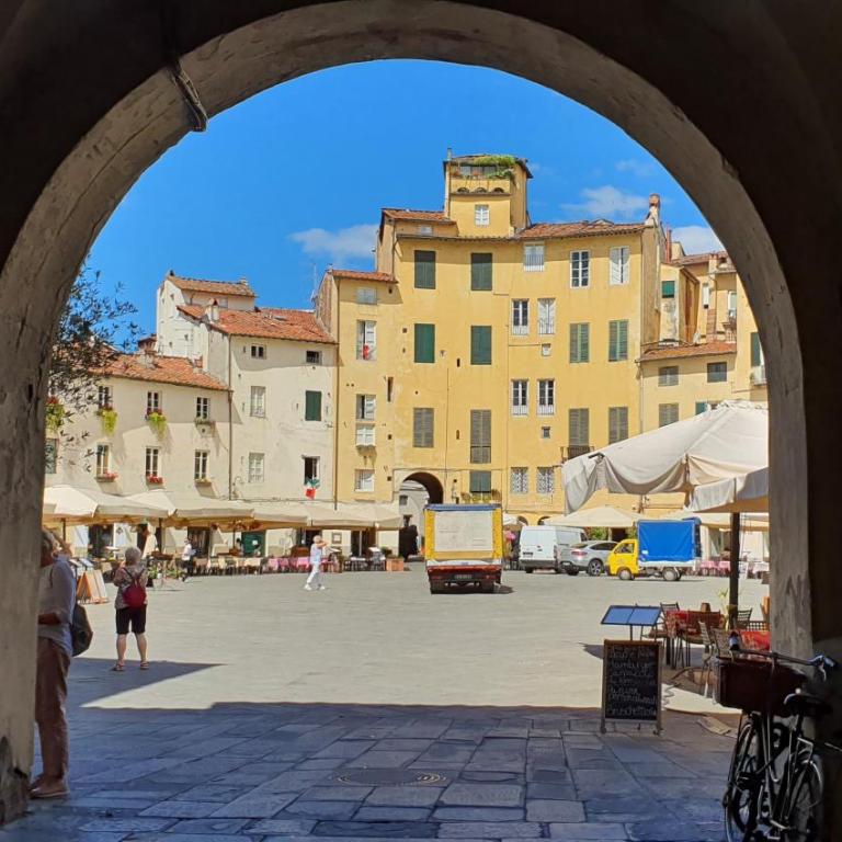 Loft Lucca - Three-Bedroom Apartment - 9