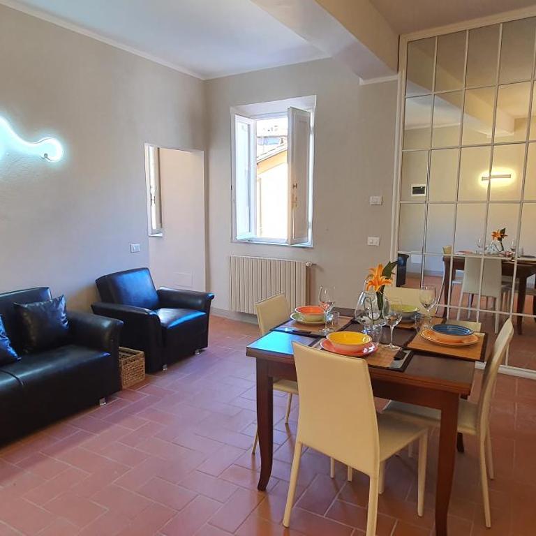 Loft Lucca - Three-Bedroom Apartment - 16