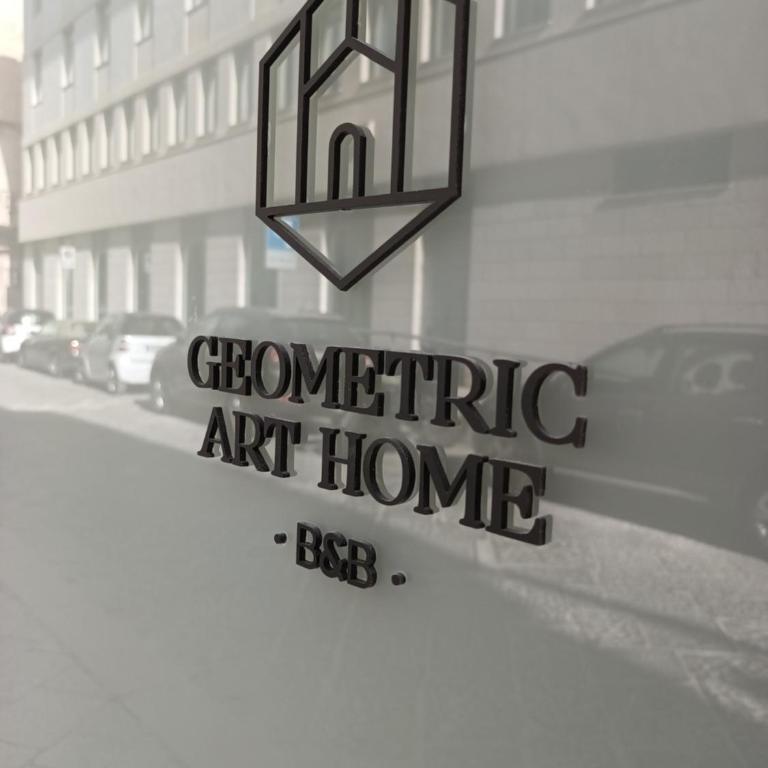Geometric Art Home - Camera Matrimoniale con Balcone - 5